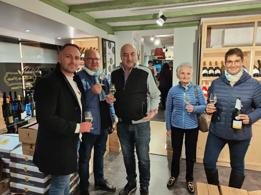 Maxime, Bertrand et des fournisseurs venus déguster les vins d'Alsace