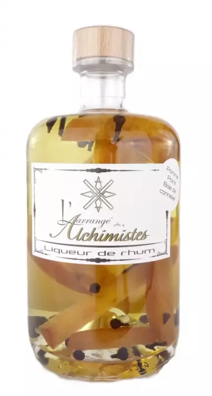 Rhum Arrangé Pomme, Poire, Baie de Cannelier