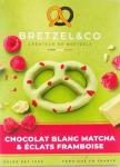 Bretzel Chocolat Blanc Matcha et Éclats de Framboises